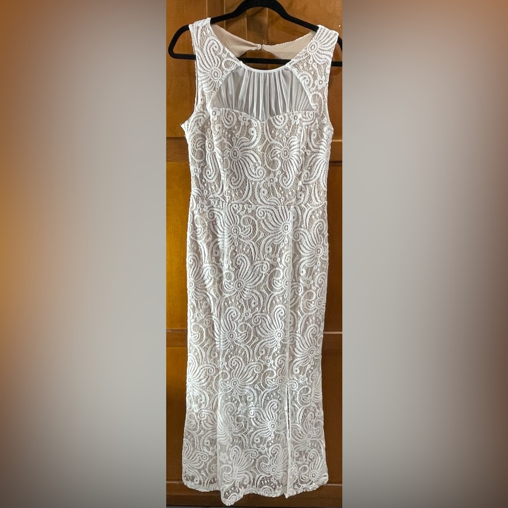 Chic Off-White Lace Dress